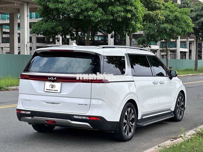 KIA Carnival 2023 màu trắng ngọc, 46.000 KM