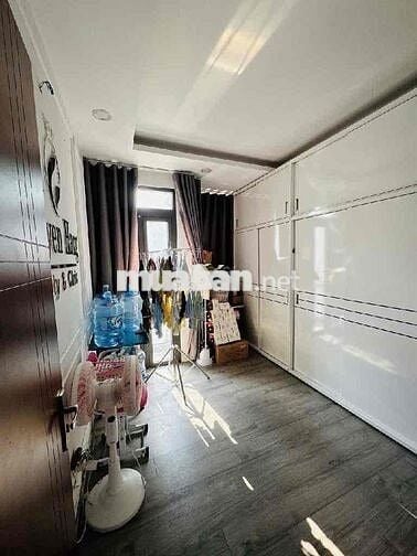 Kẹt Tiền, Gấp bán, HXH Hưng Phú,P9, Q8, 5 Tầng, tặng 90% nội thất