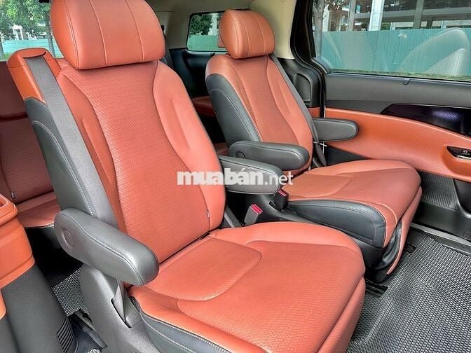 KIA Carnival 2023 màu trắng ngọc, 46.000 KM