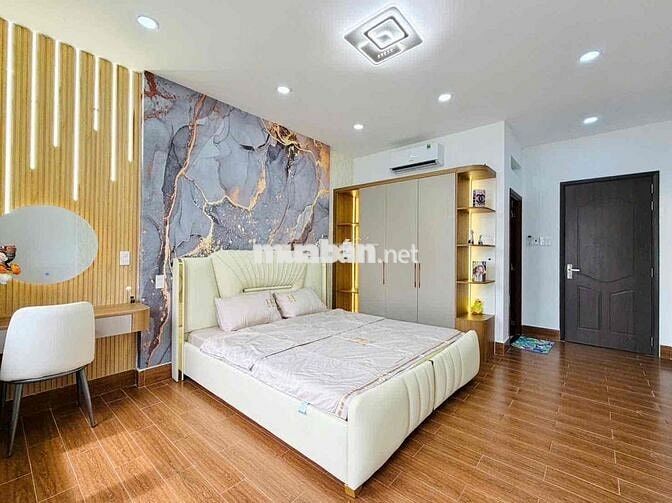 Nhà đẹp 2 tầng 2 mặt thoáng, 44m2 ngang 4m, hxh 6m Lê Đức Thọ, 5.9 tỷ