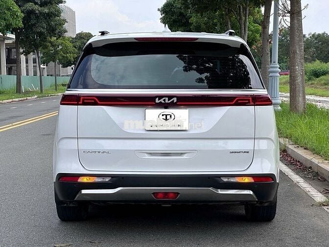 KIA Carnival 2023 màu trắng ngọc, 46.000 KM