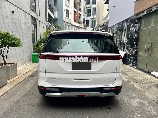 Kia Carnival 2024 Premium 2.2D 7S - 22,000 km.