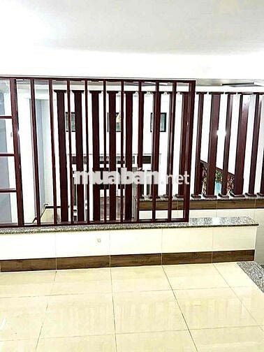 Nhà mới ở ngay, sát mặt đường Trần Hưng Đạo, 70 m2, 2 tầng, 3 ngủ, Tru