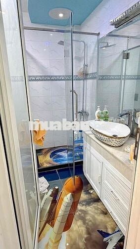 Gấp bán Hậu Giang trung tâm quận 6, full nội thất thang máy 6 tầng.