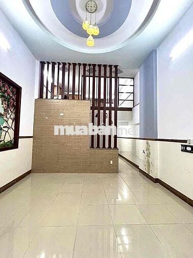 Nhà mới ở ngay, sát mặt đường Trần Hưng Đạo, 70 m2, 2 tầng, 3 ngủ, Tru