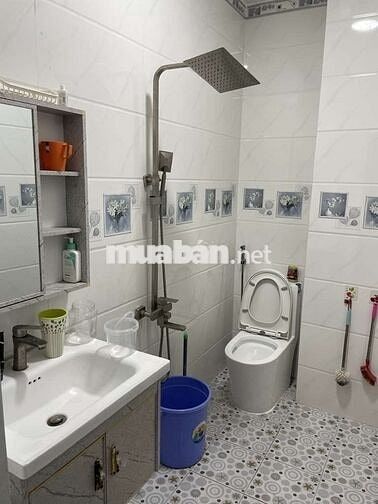 Bán nhà 4 phòng ngủ 73m2 ngay trung tâm Trầng Hưng Đạo Dĩ An giá 5,2t