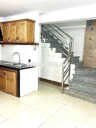 Nhà mới ở ngay, sát mặt đường Trần Hưng Đạo, 70 m2, 2 tầng, 3 ngủ, Tru