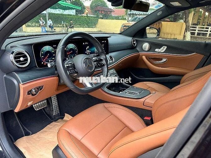 Mercedes Benz E Class 2022 E300 AMG - 29000 km