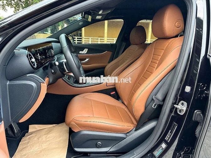 Mercedes Benz E Class 2022 E300 AMG - 29000 km