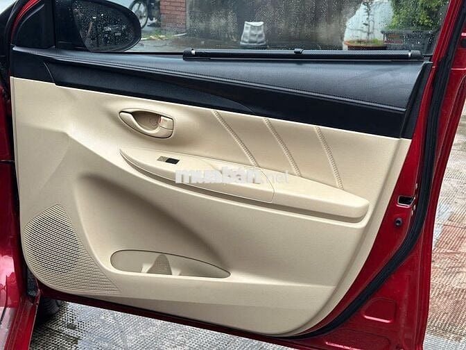 Yaris 1.3E nhập Thái- Giá 372 triệu