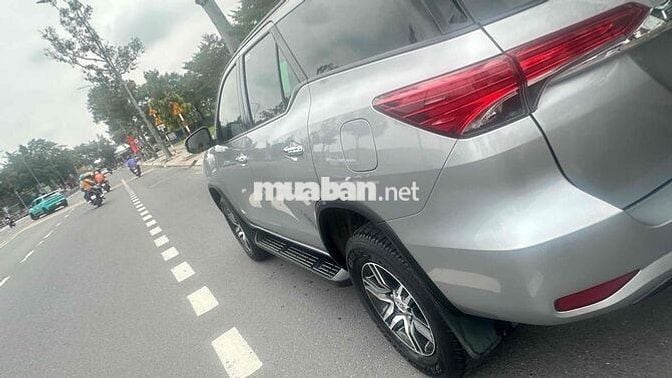 Toyota Fortuner 2020 máy xăng nhập khẩu