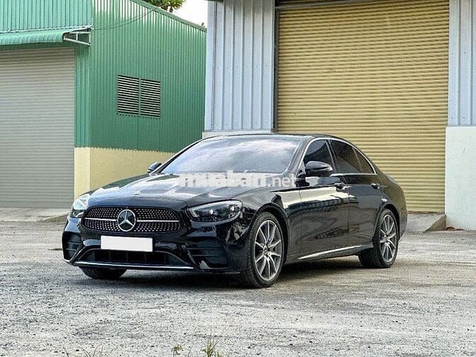 Mercedes Benz E Class 2022 E300 AMG - 29000 km