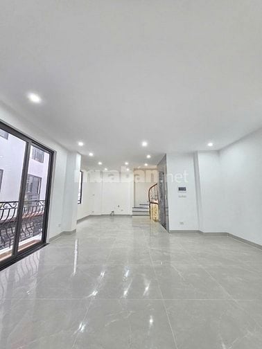 51M² x 5 TẦNG 14.3 Tỷ*GARA ÔTÔ- THANG MÁY*MẶT TIỀN 9.4M- NHÀ PHỐ LỤA