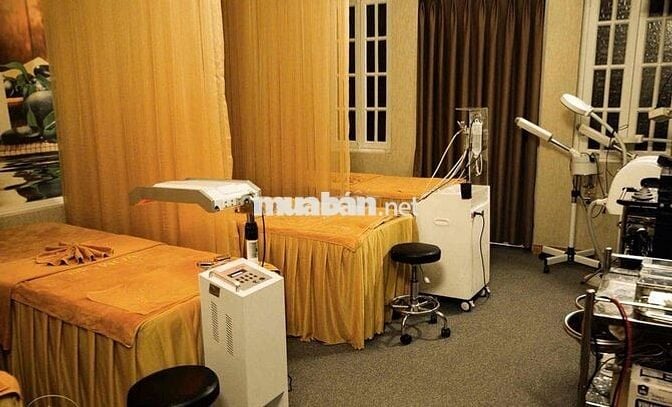 Cần bán góc 3 mặt tiền đường Đường Đặng Tất 36 tỷ