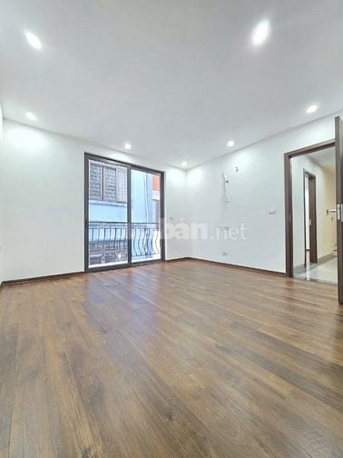 51M² x 5 TẦNG 14.3 Tỷ*GARA ÔTÔ- THANG MÁY*MẶT TIỀN 9.4M- NHÀ PHỐ LỤA