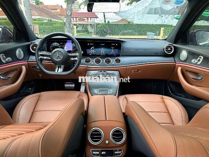 Mercedes Benz E Class 2022 E300 AMG - 29000 km