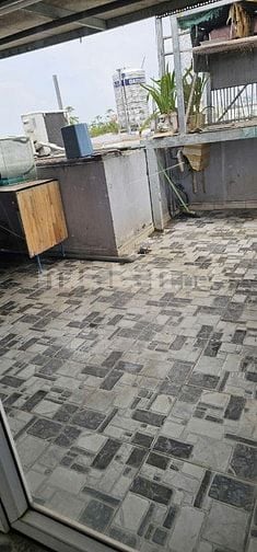 Nhà cho thuê, 3 lầu rộng rãi, 2 phòng ngủ, 3 toilet, hẻm xe hơi.