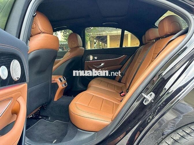 Mercedes Benz E Class 2022 E300 AMG - 29000 km