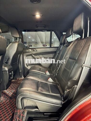 Ford Everest Titanium 4x2 2020 - 35000 km