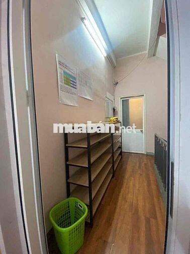 Phòng dạy học ~50m2  đang trống giờ