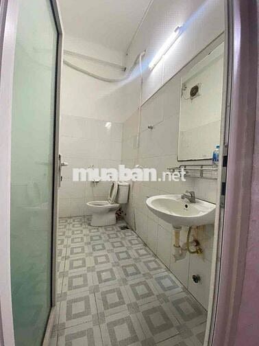 Phòng dạy học ~50m2  đang trống giờ