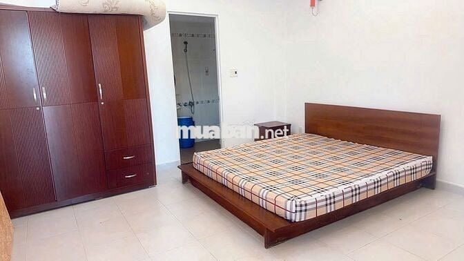 CHO THUÊ NHÀ NGUYÊN CĂN MẶT TIỀN ĐƯỜNG 30/4 : 17tr TL