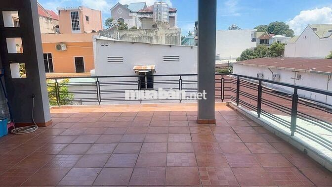 CHO THUÊ NHÀ NGUYÊN CĂN MẶT TIỀN ĐƯỜNG 30/4 : 17tr TL