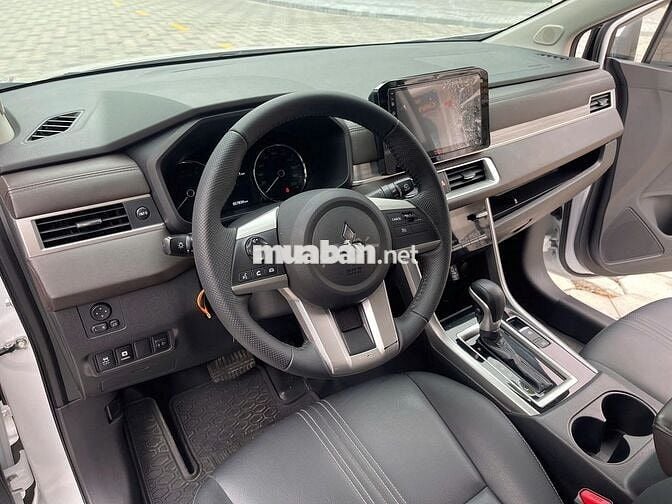 Xpander 2024 premium màu trắng