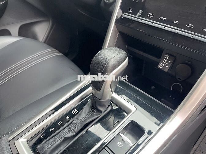 Xpander 2024 premium màu trắng