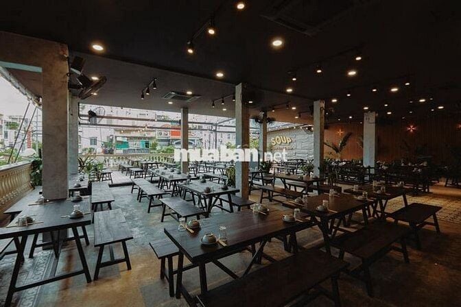 CHO THUÊ NHÀ GÓC 2MT CÔ BẮC Q1, DT TRỆT 4x15M NH 10M, LẦU 1: 20x30M