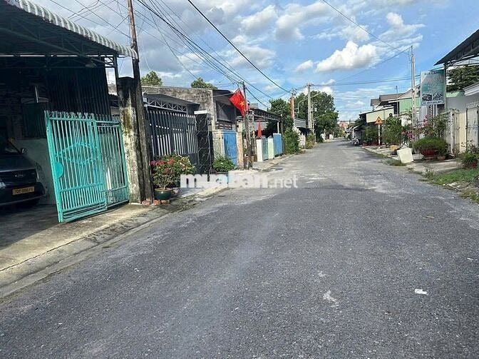 BÁN GẤP LÔ ĐẤT SIÊU ĐẸP - GIÁ CHỈ 980 TRIỆU - SỔ HỒNG RIÊNG