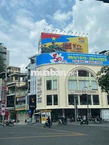 Bán gấp căn nhà góc Ngã Tư vị trí vàng đường Trần Hưng Đạo quận 1