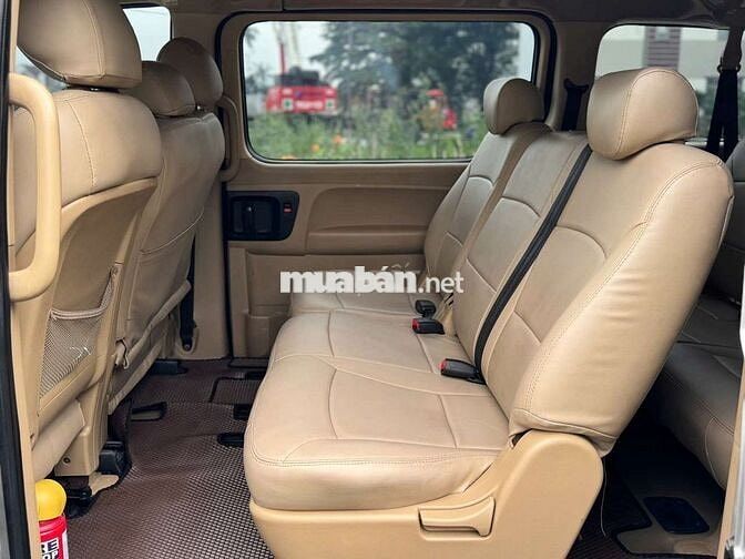 Ô tô Hyundai Starex số sàn 9 chổ máy dầu