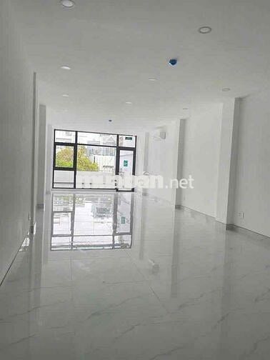 Nhà mới MT Đinh Tiên Hoàng Q1 – 4.5x20m,Trệt 3 lầu, có TM PCCC