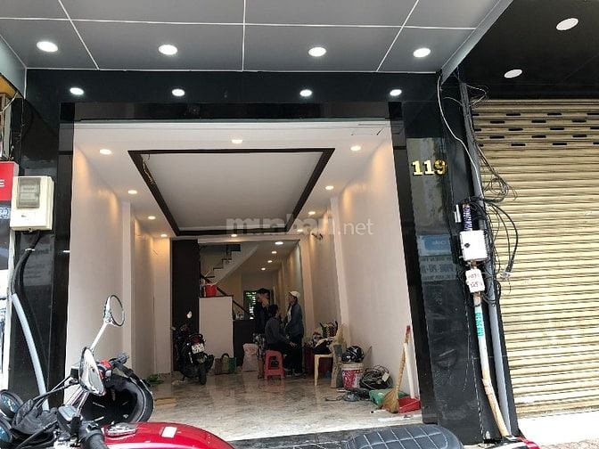 Cần cho thuê nhà nguyên căn mặt tiền gần chợ Phú nhuận 