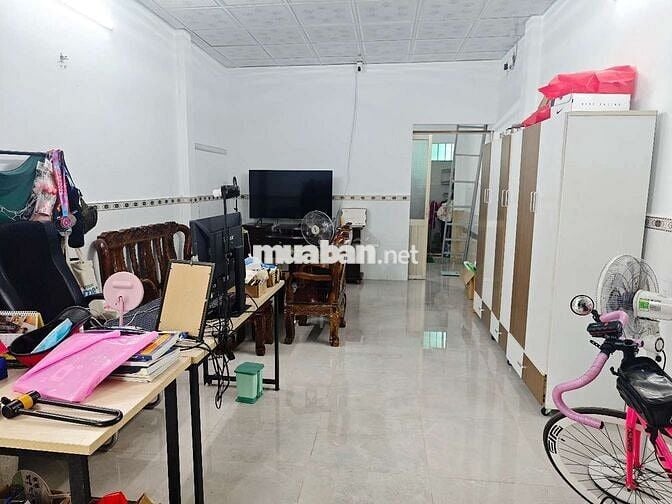 Cho thuê nguyên gác đúc suốt tầng một