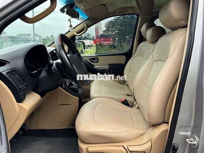 Ô tô Hyundai Starex số sàn 9 chổ máy dầu