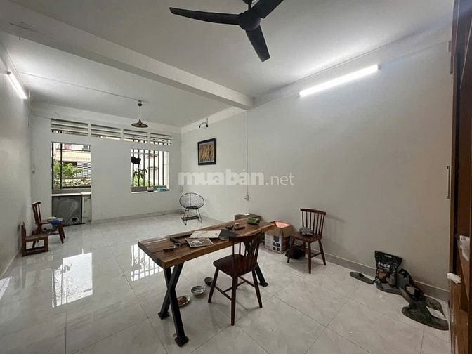 C/c  Trần Quốc Thảo, P6, Quận 3 chỉ 9,5tr căn 2p ngủ, ban công