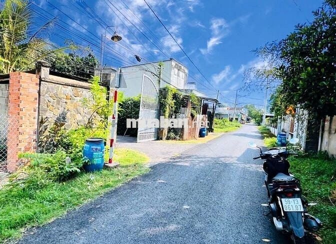 Bán gấp lô đất 125m2 đường Hương Lộ 2 - Củ Chi . Giá 600 triệu , SHR