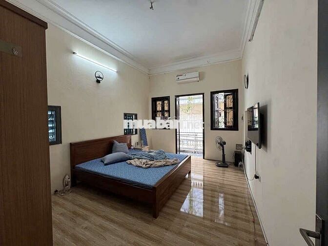 Bán Đất tặng nhà 3 tầng phố Quan Nhân. 55M x Mt 4M. Nhỉnh 14 tỷ.