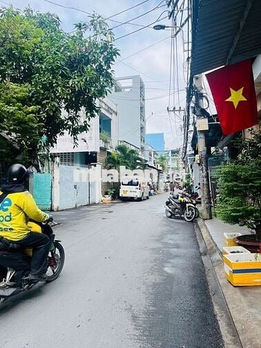 Cho thuê kho xưởng hẻm đường Lương thế vinh tổng dtsd 810m2