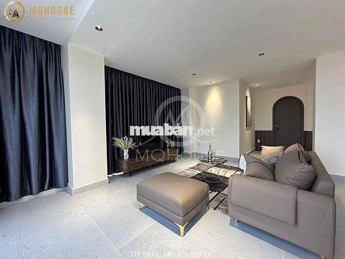 Toạ Lạt Trên Trục Đường Chính Phạm Văn Đồng . Bình Thạnh