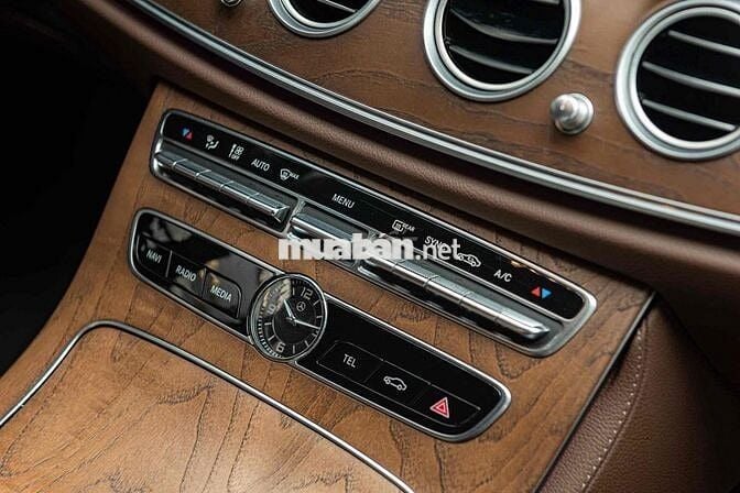 Mercedes E200 Model 2021 Xanh Cavansite - Nâu