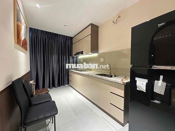 Toạ Lạt Trên Trục Đường Chính Phạm Văn Đồng . Bình Thạnh