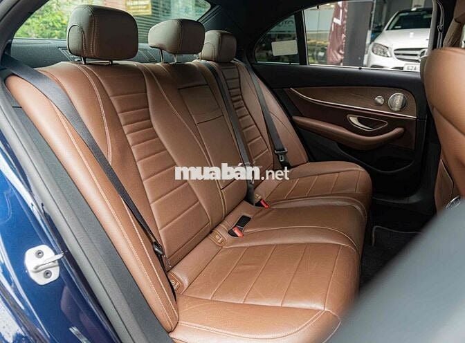 Mercedes E200 Model 2021 Xanh Cavansite - Nâu