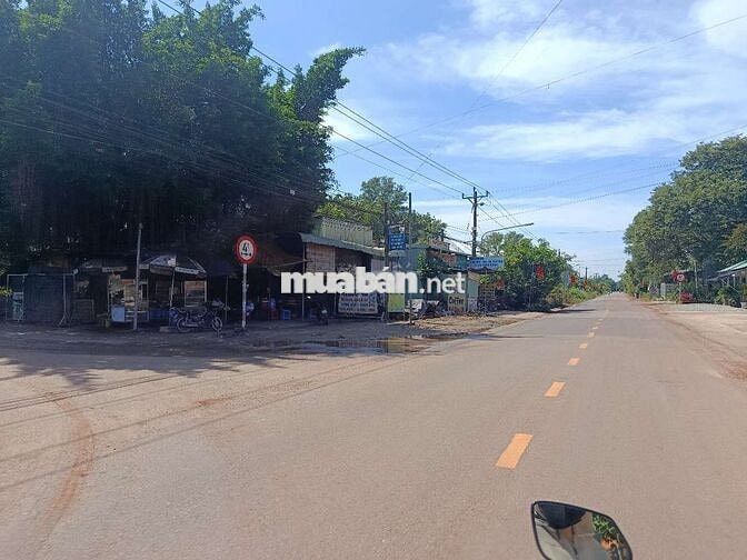 Bán xưởng kinh doanh ngay mặt tiền đường huyện 549m2/750tr có 200 TC