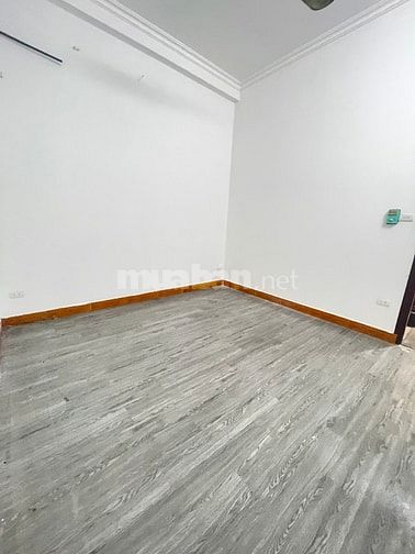 Cc Mời thuê nhà ngõ 73 Nguyen Hồng 55m2 5pn 18 tr/1 th