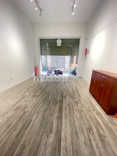 Cc Mời thuê nhà ngõ 73 Nguyen Hồng 55m2 5pn 18 tr/1 th