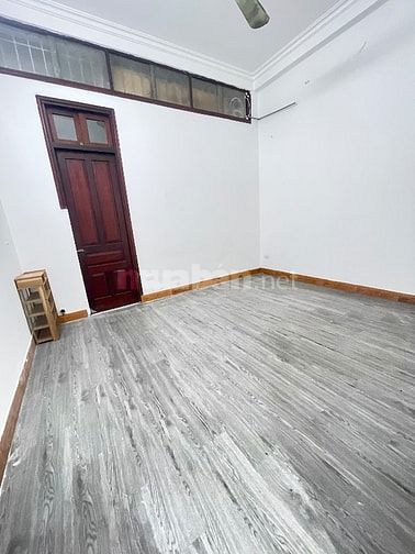 Cc Mời thuê nhà ngõ 73 Nguyen Hồng 55m2 5pn 18 tr/1 th