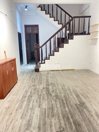 Cc Mời thuê nhà ngõ 73 Nguyen Hồng 55m2 5pn 18 tr/1 th